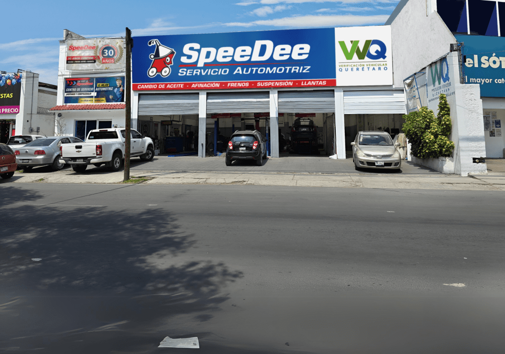 Refaccionaria Automotriz León